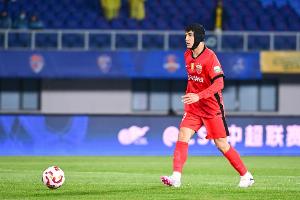 东体点评吾米提江表现：时隔223天归来，2次抢断7次解围让人欣喜