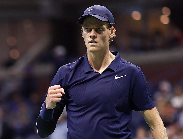 球天下体育-创7大纪录！辛纳3-1连5站大满贯进决赛  硬地大满贯27连胜战阿卡