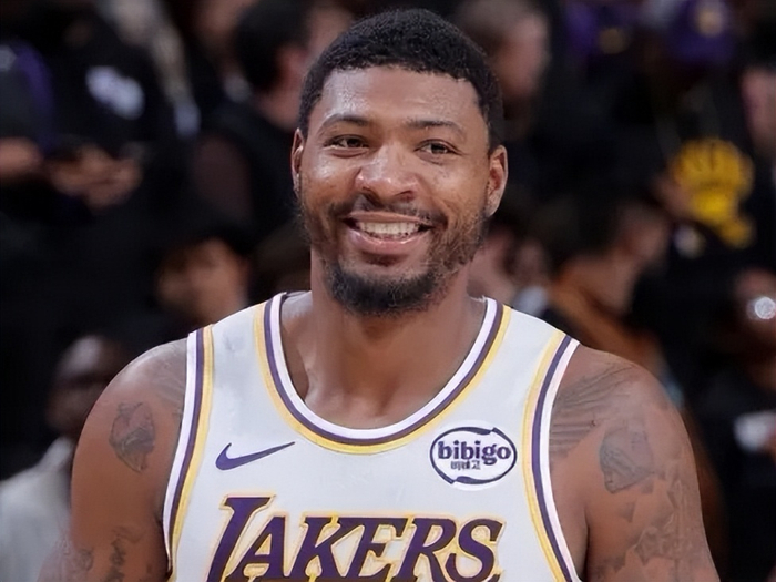 球天下官网-斯玛特和海斯打成最大赢家！雷迪克发布会公开称赞，统治内外线！|湖人|马库斯-斯玛特|新奥尔良鹈鹕队|贾克森·海斯|JJ-雷迪克_新浪体育_新浪新闻