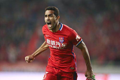 球天下官网-卡尔德克抵深待官宣 阿奇姆彭瓦卡索加盟前景乐观