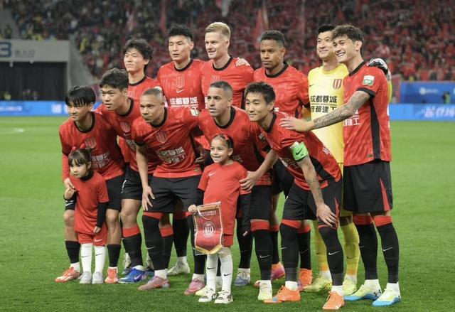 球天下体育官网-罗慕洛“神仙球”破门 成都蓉城主场1-0力克青岛海牛