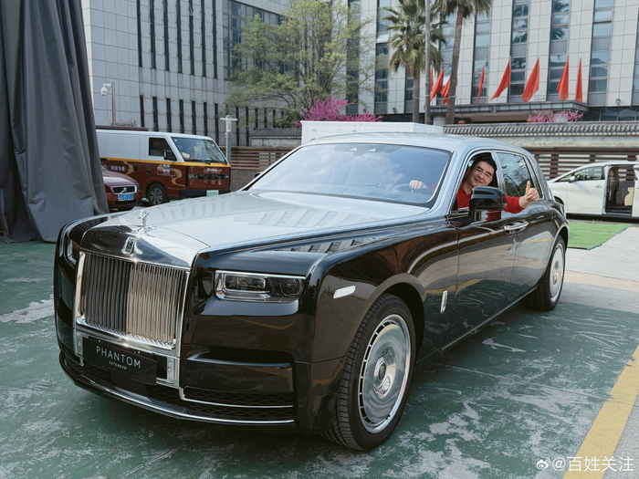 球天下体育官网-陈光标赠张雪1300万劳斯莱斯，赞其撑起中国摩托车希望|幻影|赛车|葡萄牙|南京|锦标赛_新浪体育_新浪新闻